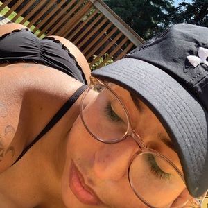 Meet your Posher, Nina